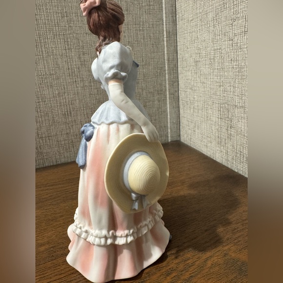 Homco Victorian Lady Figurine 1452 Lady Camille Vintage Porcelain - Picture 5 of 5